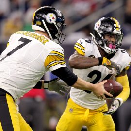 NFL: Pittsburgh Steelers at Houston Texans