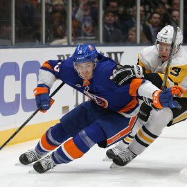 NHL: Pittsburgh Penguins at New York Islanders