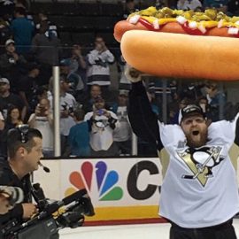 phil-kessel-hot-dog