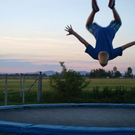 trampoline-71548_1280