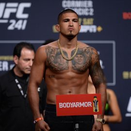 MMA: UFC 241-Weigh Ins