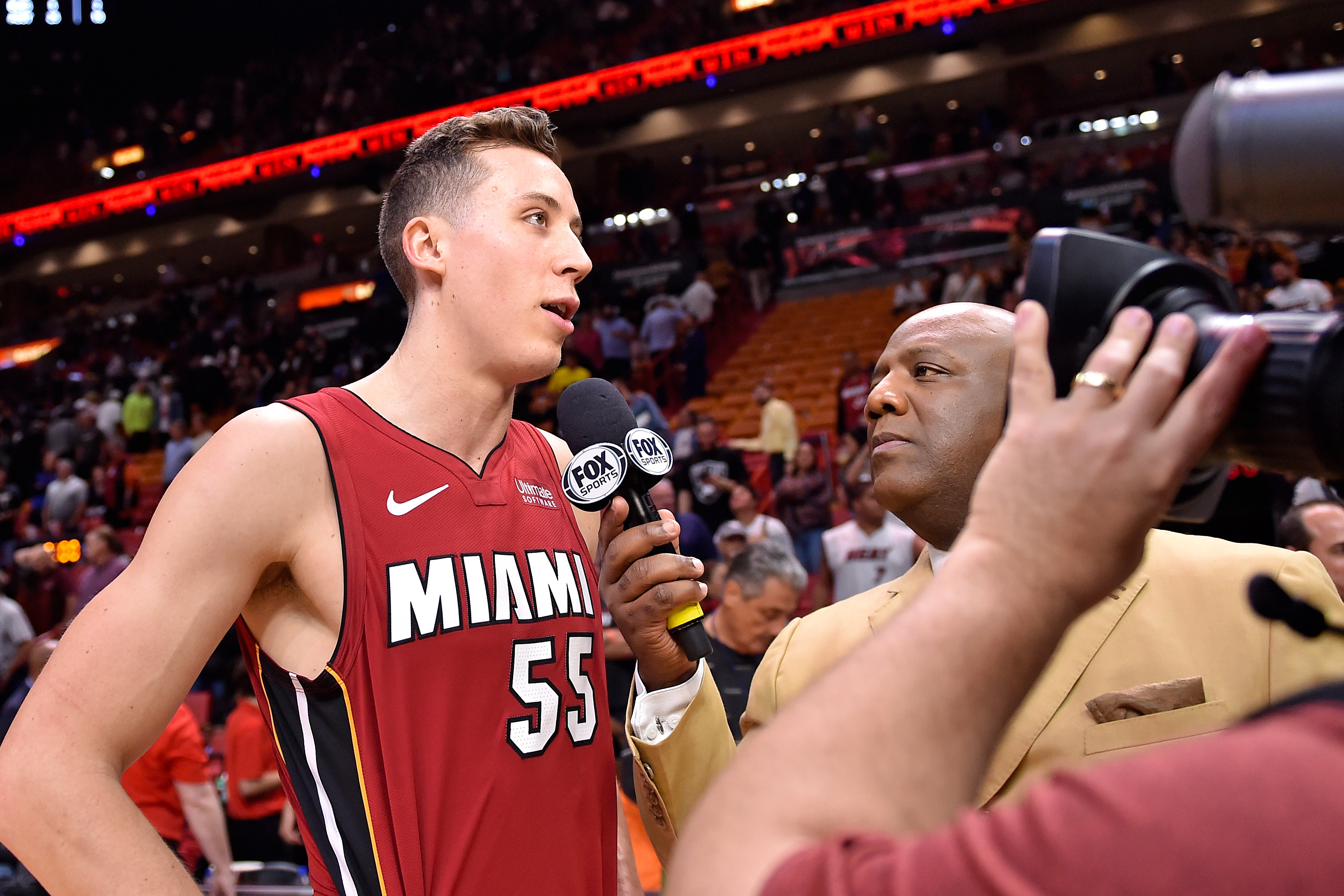 Cavaliers coach caught using phone to look up Heat player who had ...