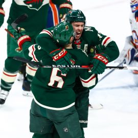 NHL: New York Islanders at Minnesota Wild