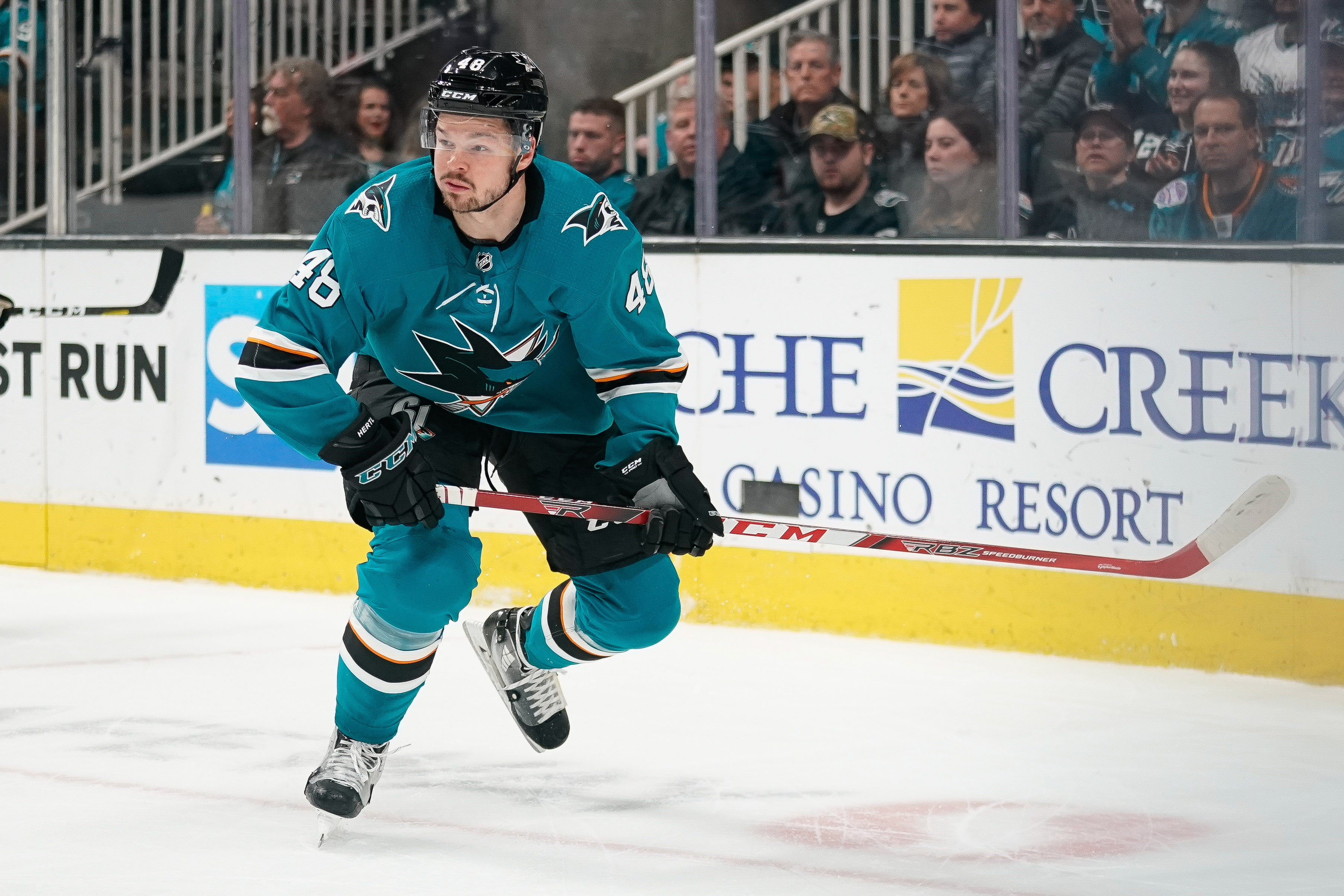 Tomas Hertl scores all three goals for the Sharks in Saturday night win over the Flyers