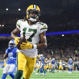 NFL: Green Bay Packers at Detroit Lions