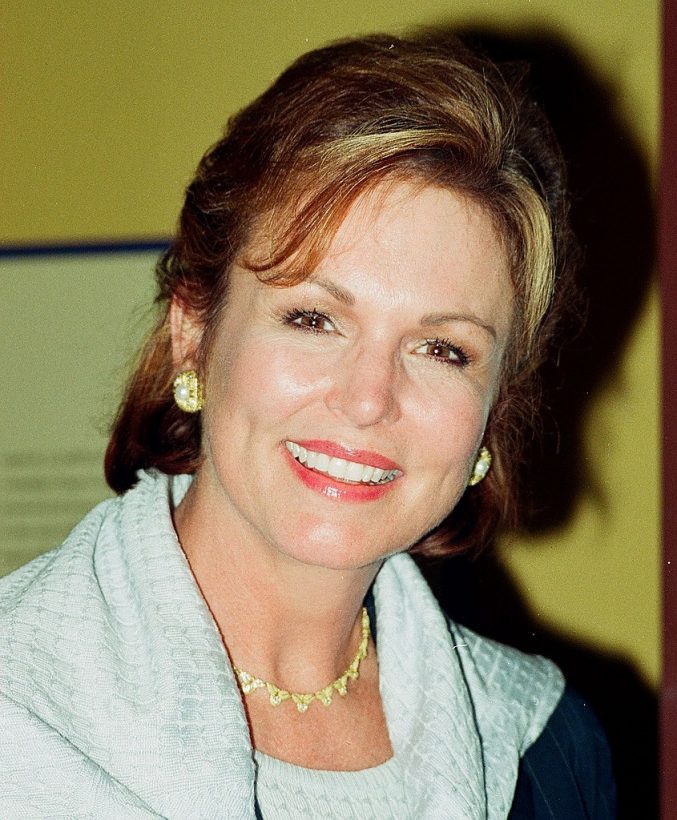 Former NFL Today host Phyllis George dies at age 70 - The Sports Daily