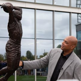 NBA: Philadelphia 76ers-Barkley Statue