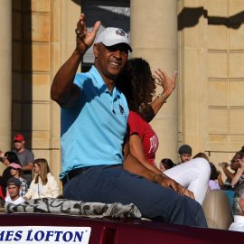 NFL: Pro Football Hall of Fame-Grand Parade