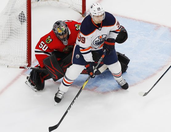 NHL: Western Conference Qualifications-Edmonton Oilers at Chicago Blackhawks