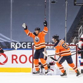 Oilers Beat Senators