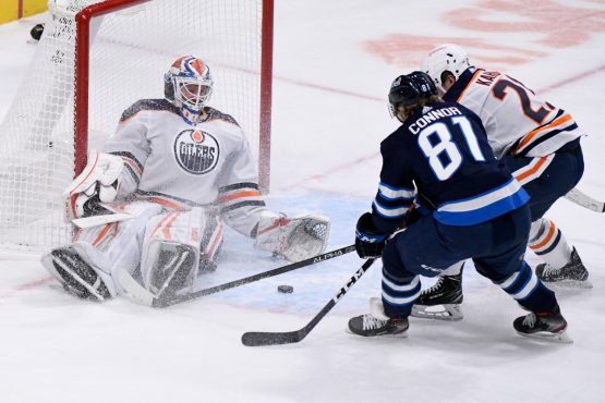 Oilers lose to Jets
