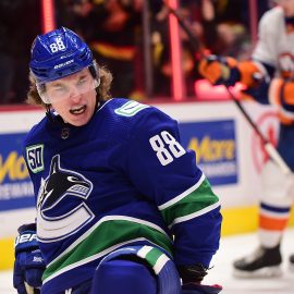 NHL: New York Islanders at Vancouver Canucks