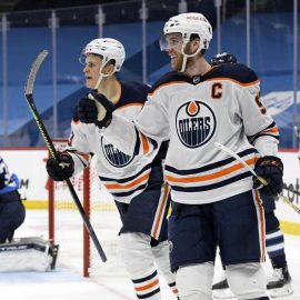 Oilers smoke Jets