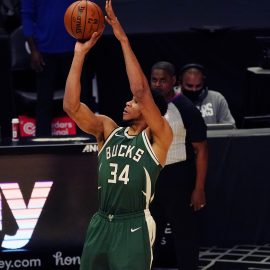 NBA: Milwaukee Bucks at Los Angeles Clippers