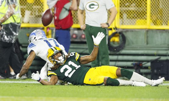 NFL: Detroit Lions at Green Bay Packers