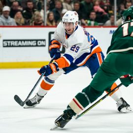 NHL: New York Islanders at Minnesota Wild