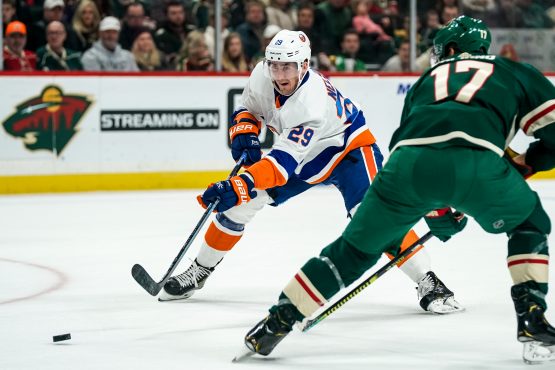 NHL: New York Islanders at Minnesota Wild