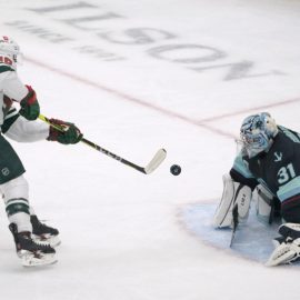 Wild_Kraken_Hockey_25386.jpg-ad9b7-1226x0-c-default