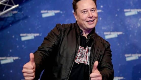 Americans Plan to Delete Twitter After Elon Musk Buys Company | Will Musk Restore Donald Trump's Twitter Account?