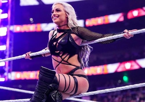 Top 10 Hottest WWE Female Wrestlers 2022