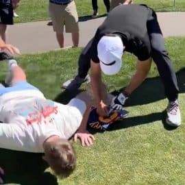 WATCH: Fan does 30 Push-Ups for Stephen Curry's Autograph