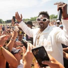 NFL Twitter Reacts To Antonio Brown's New Viral Dance Trend