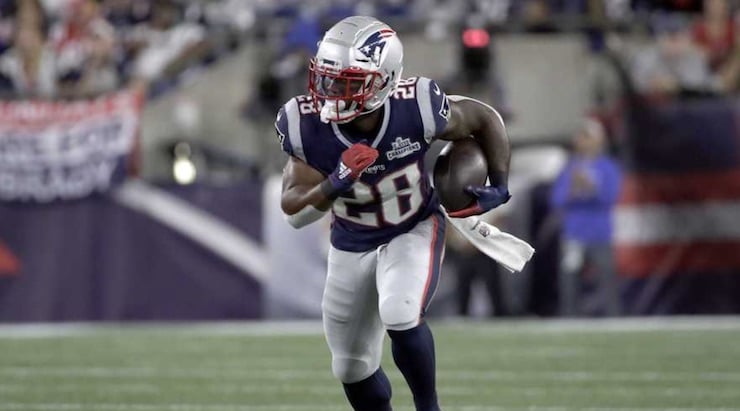 NFL Twitter reacts to Patriots’ RB James White Retirement