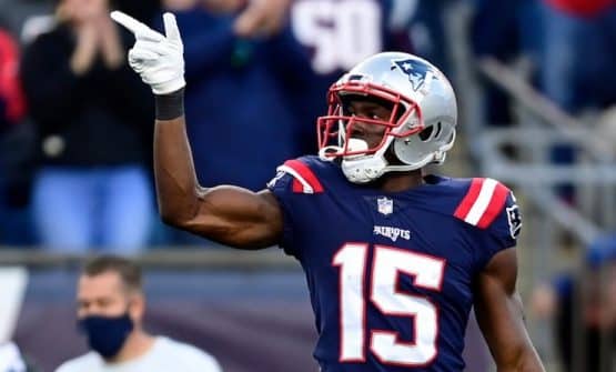 WATCH- Nelson Agholor Makes Incredible One-Handed Catch At Patriots Camp