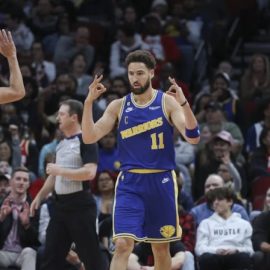 Klay Thompson Pours In 41 Points In Vintage Performance vs Rockets