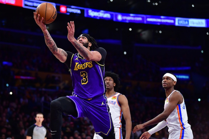 Los Angeles Lakers forward Anthony Davis goes up for a layup.