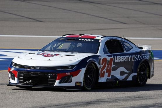 wiliam byron wins pole at kansas spring race (1)