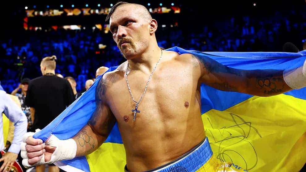 Usyk-GettyImages-1416066647