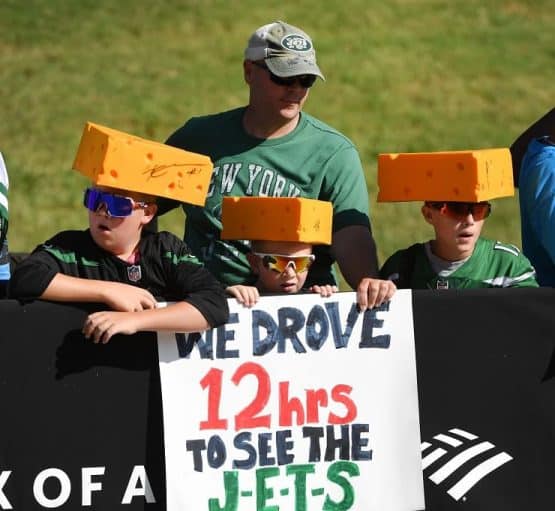 jets fans at joint practice with panthers (1)