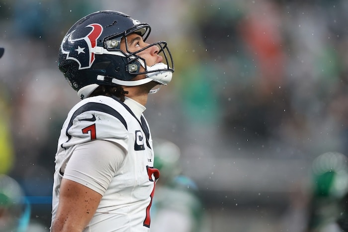 Houston Texans quarterback C.J. Stroud (7)