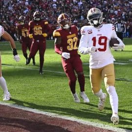 San Francisco 49ers wide receiver Deebo Samuel (19) scores a touchdown