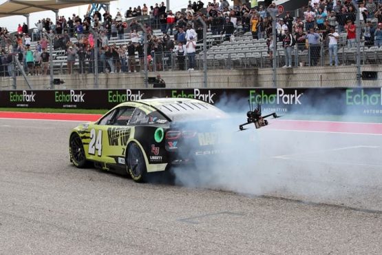 william byron burns out at cota (1)