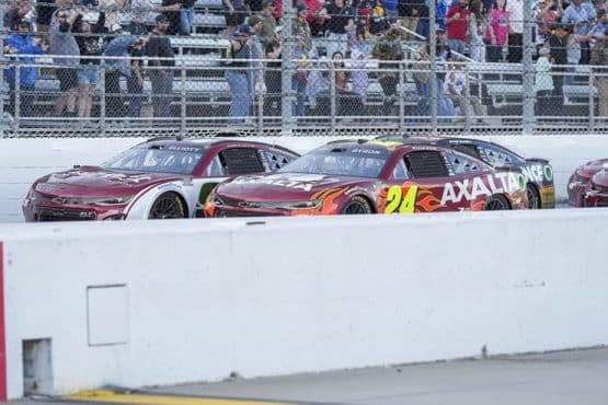 chase elliott william byron race at martinsville spring (1)