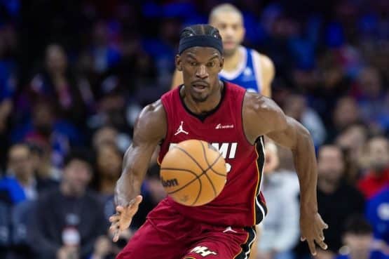 Miami Heat forward Jimmy Butler (22) picks up a loose ball