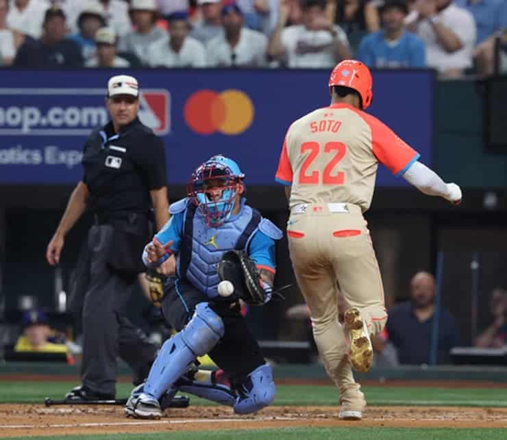 mlb allstar game play at plate (1)