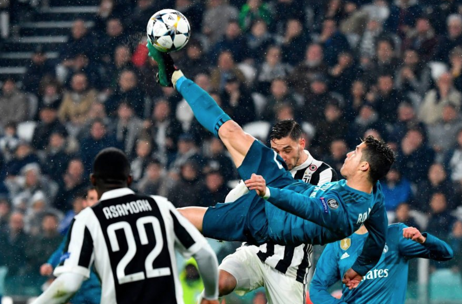 Watch Cristiano Ronaldo Score Ridiculous Bicycle Kick Goal Vs Juventus ...