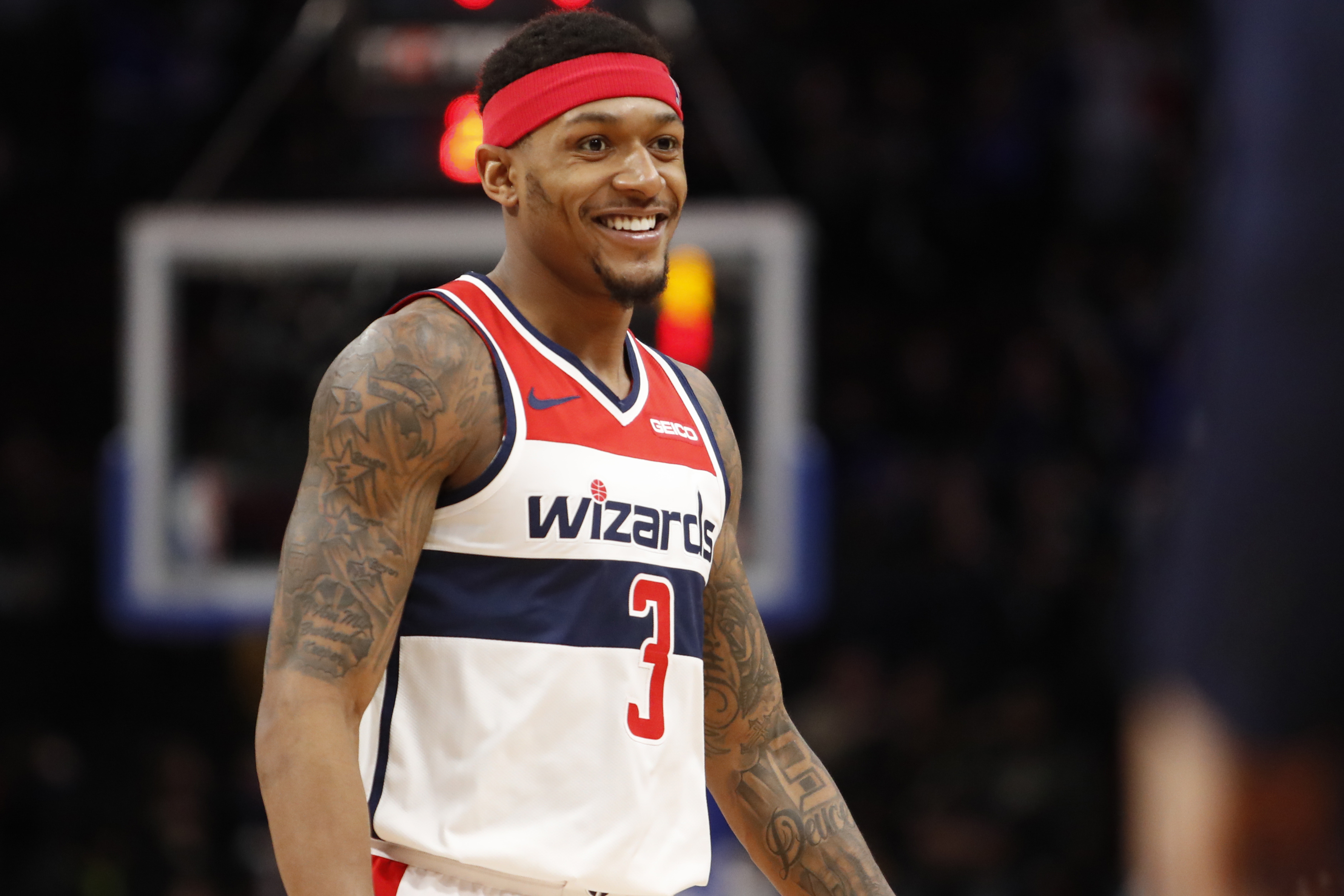 Bradley Beal has funny reaction to blatant missed traveling call | The ...