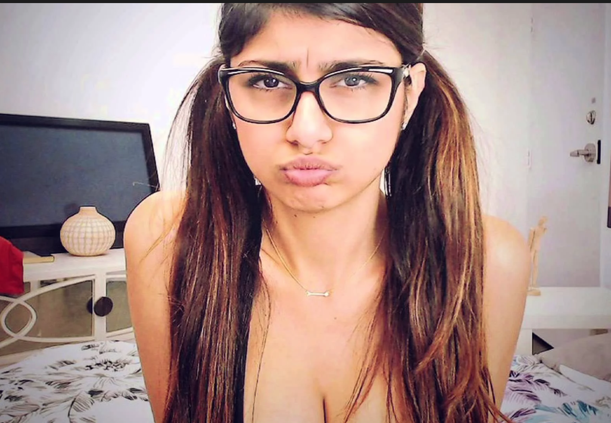 Look Porn Star Mia Khalifa Caught In Bizarre Love Triangle Between