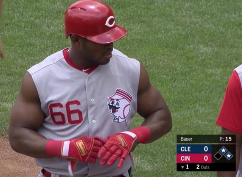 Look: Yasiel Puig shows off how jacked 