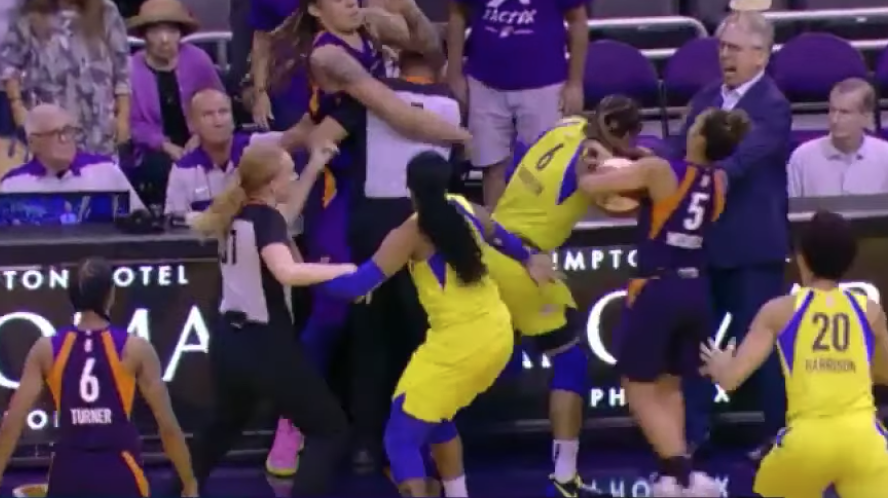 Brittney Griner throws massive punches in epic brawl against Dallas
