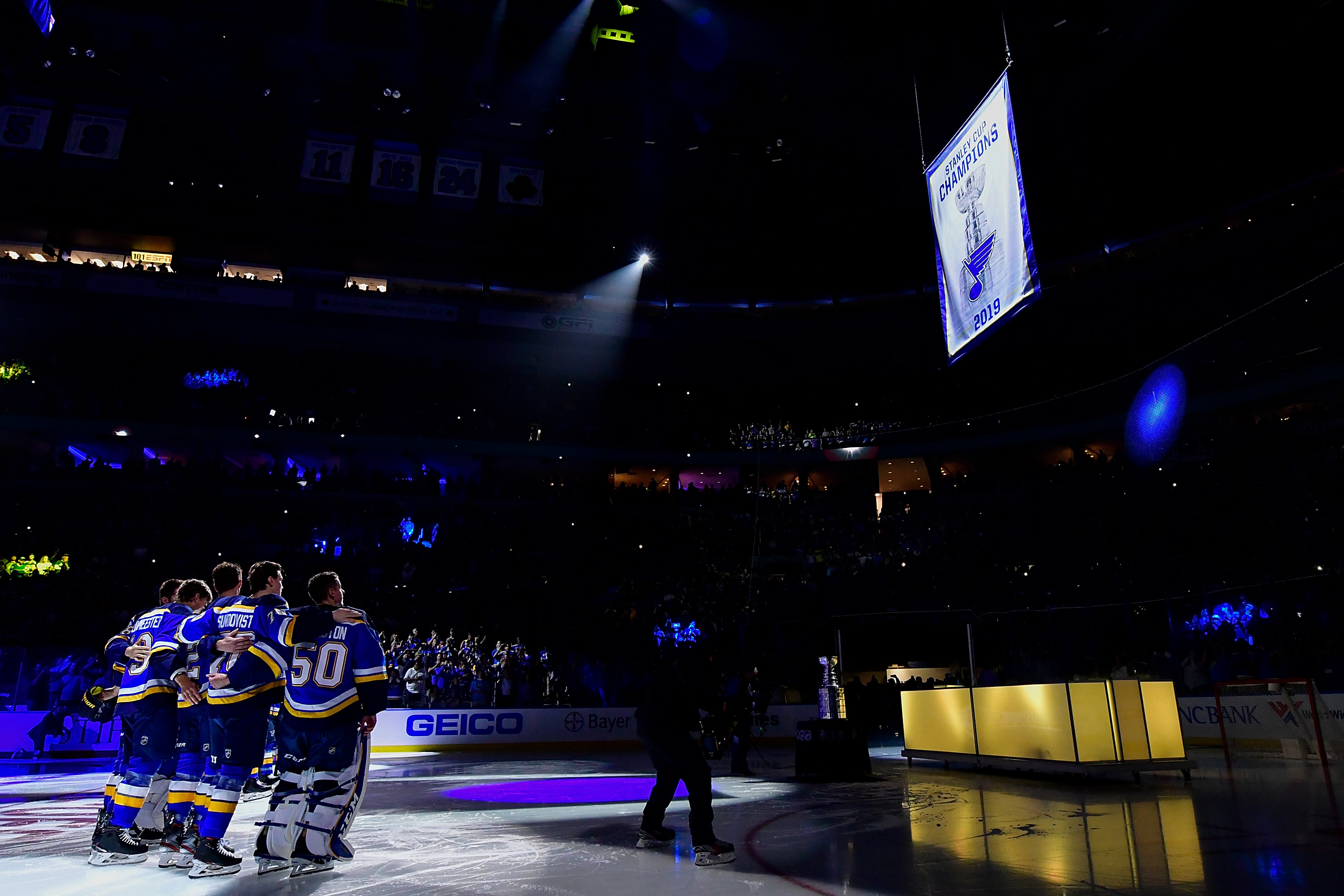 Watch: Blues hoist first-ever Stanley Cup championship banner