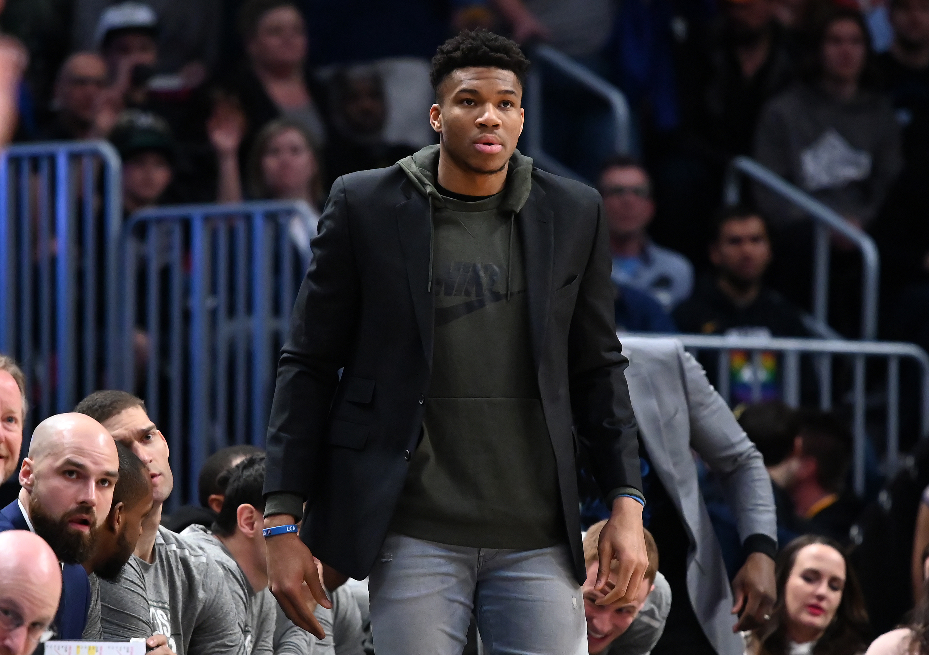 Betting odds list Lakers, Bucks as current favorites to ...